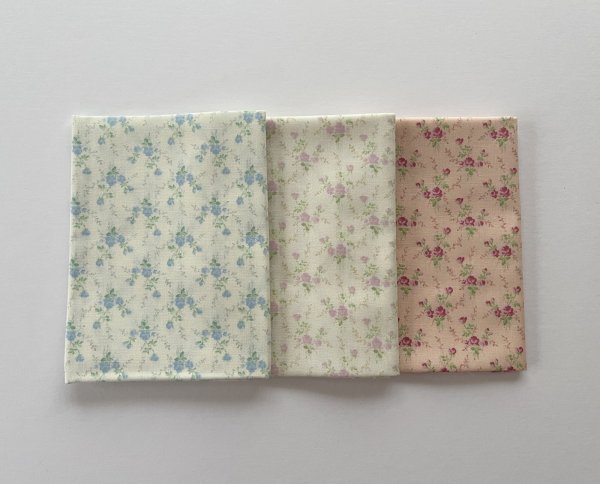 画像1: カットクロス3枚セット　小さな薔薇柄 (1)